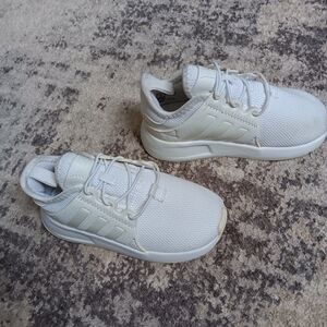 Adidas toddler gym shoes